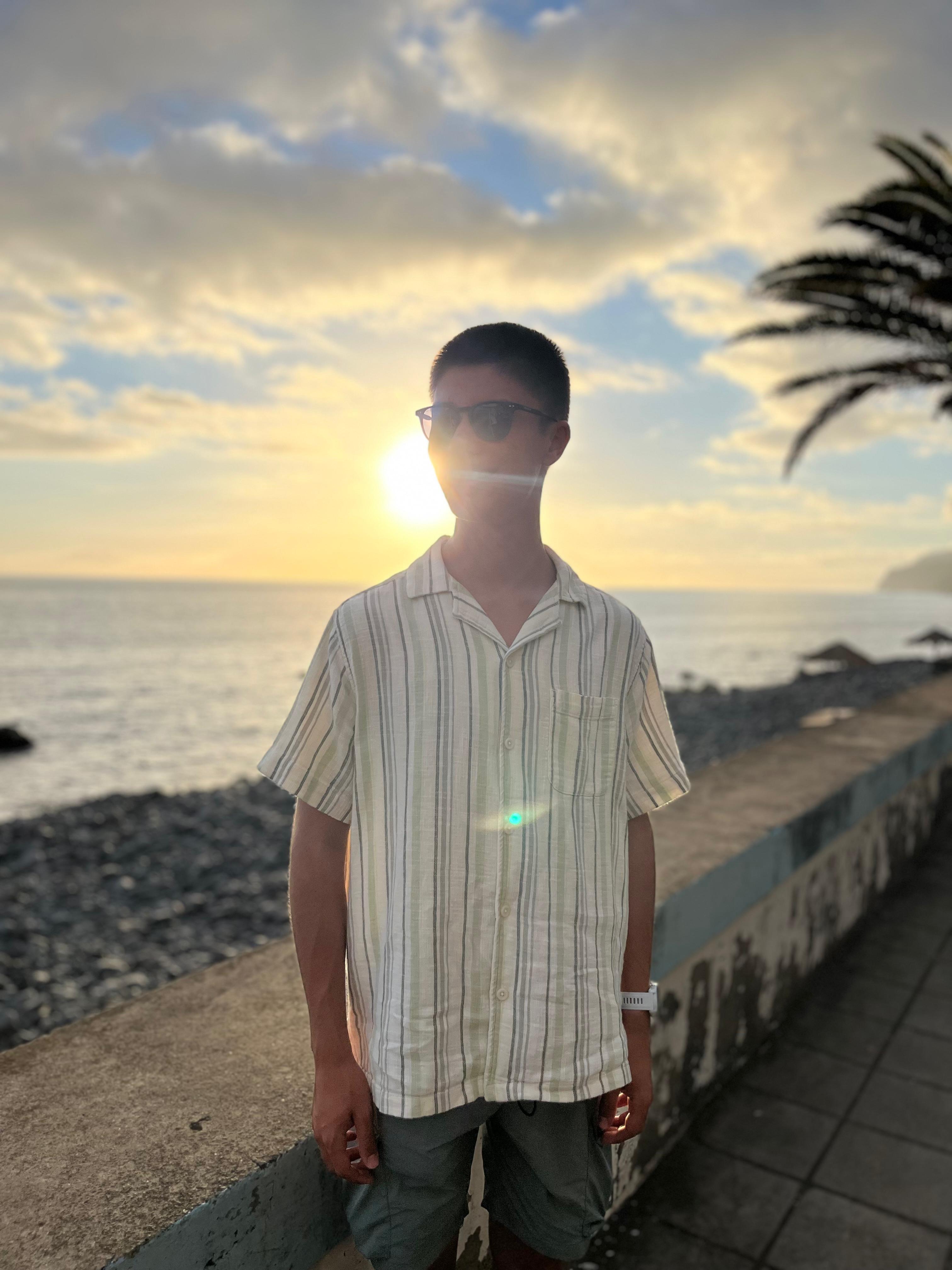 Guilherme Queirós na praia